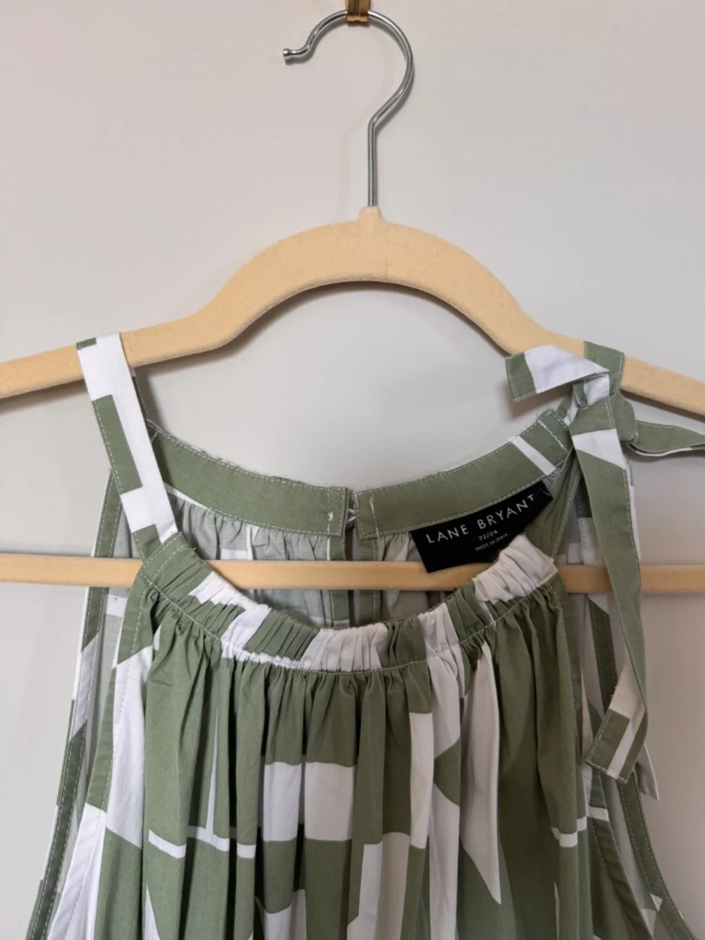 Lane Bryant Green and White Geometric Dress, Size 22/24 - Picture 4 of 6